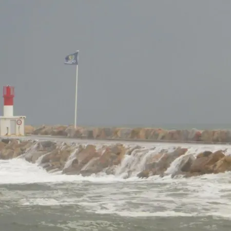 Lägenhet Le Neulos, T2 40m2 Avec Garage Prive, 150 M De La Mer, Avenue Roussillon Canet-plage *