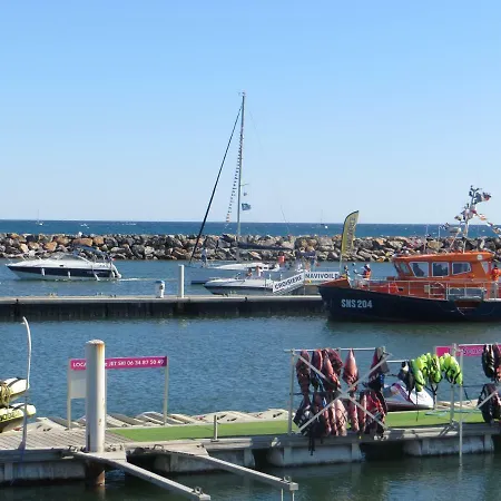 Le Neulos, T2 40m2 Avec Garage Prive, 150 M De La Mer, Avenue Roussillon Canet-plage