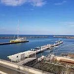 Le Neulos, T2 40m2 Avec Garage Prive, 150 M De La Mer, Avenue Roussillon Canet-plage *