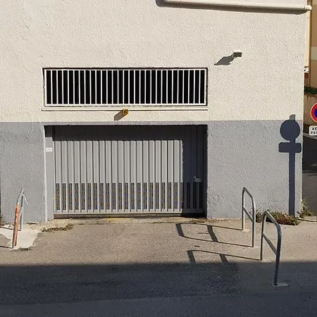 Le Neulos, T2 40m2 Avec Garage Prive, 150 M De La Mer, Avenue Roussillon Canet-plage *
