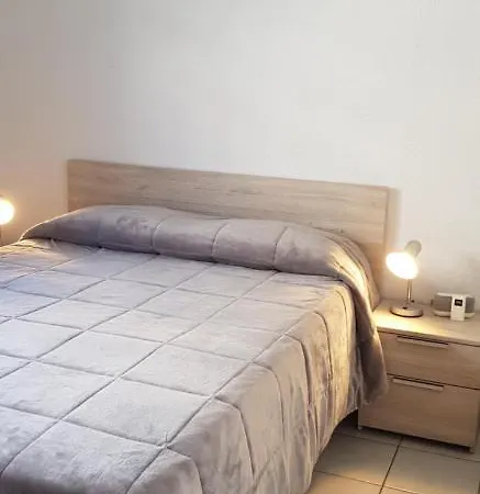 Le Neulos, T2 40m2 Avec Garage Prive, 150 M De La Mer, Avenue Roussillon Canet-plage