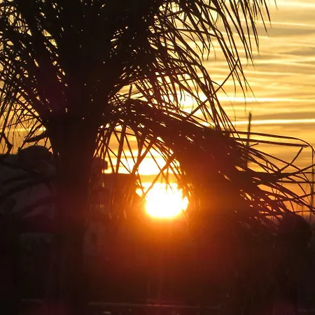 Le Neulos, T2 40m2 Avec Garage Prive, 150 M De La Mer, Avenue Roussillon Canet-plage * Canet-en-Roussillon