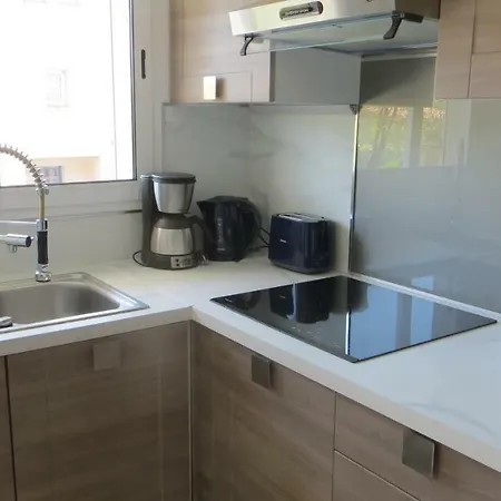 Apartment Le Neulos, T2 40m2 Avec Garage Prive, 150 M De La Mer, Avenue Roussillon Canet-plage