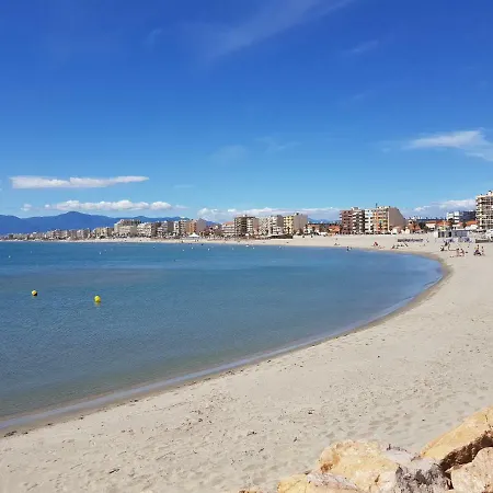 Apartment Le Neulos, T2 40m2 Avec Garage Prive, 150 M De La Mer, Avenue Roussillon Canet-plage