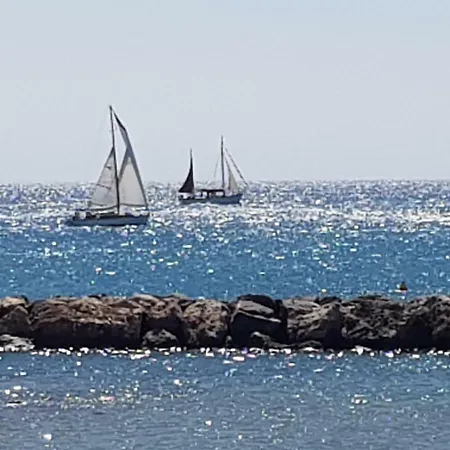 Le Neulos, T2 40m2 Avec Garage Prive, 150 M De La Mer, Avenue Roussillon Canet-plage Apartmán