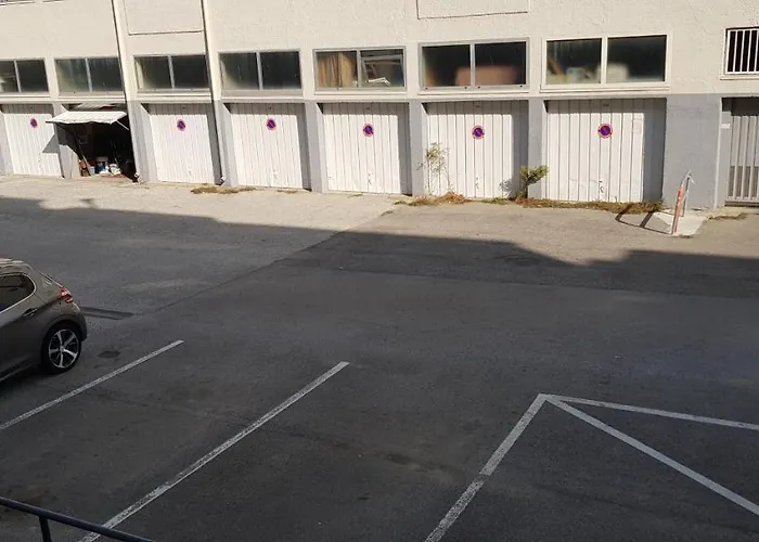 Le Neulos, T2 40m2 Avec Garage Prive, 150 M De La Mer, Avenue Roussillon Canet-plage * Кане