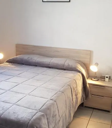 Le Neulos, T2 40m2 Avec Garage Prive, 150 M De La Mer, Avenue Roussillon Canet-plage