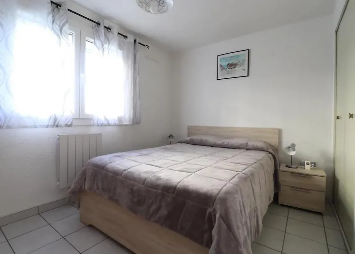 Le Neulos, T2 40m2 Avec Garage Prive, 150 M De La Mer, Avenue Roussillon Canet-plage Кане