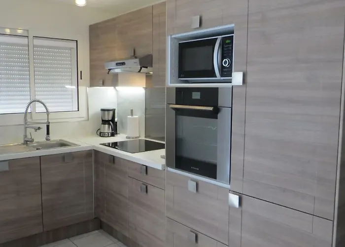Le Neulos, T2 40m2 Avec Garage Prive, 150 M De La Mer, Avenue Roussillon Canet-plage Апартаменты Кане