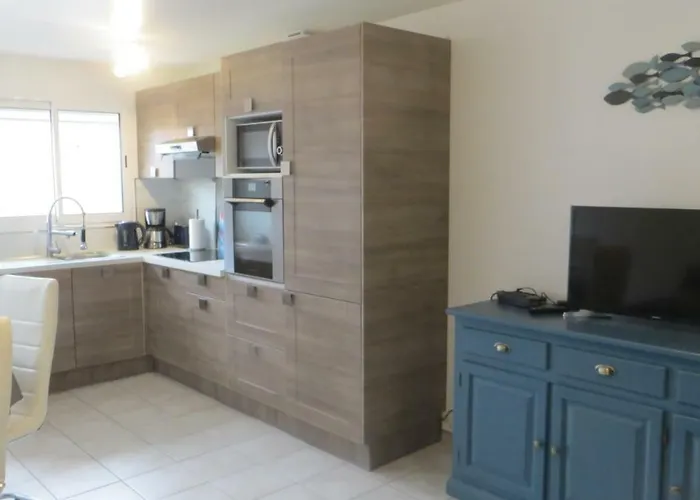 Апартаменты Le Neulos, T2 40m2 Avec Garage Prive, 150 M De La Mer, Avenue Roussillon Canet-plage *