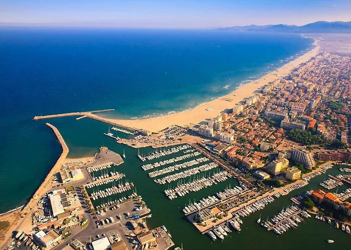 Апартаменты Le Neulos, T2 40m2 Avec Garage Prive, 150 M De La Mer, Avenue Roussillon Canet-plage *