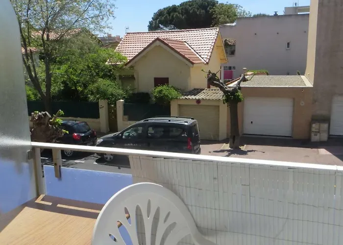 Le Neulos, T2 40m2 Avec Garage Prive, 150 M De La Mer, Avenue Roussillon Canet-plage * Кане
