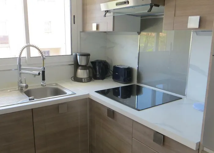 Апартаменты Le Neulos, T2 40m2 Avec Garage Prive, 150 M De La Mer, Avenue Roussillon Canet-plage